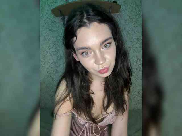 Model: Emilyy19