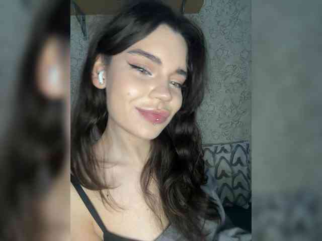 Model: Emilyy19