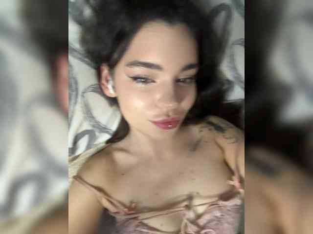 Модель: Emilyy19