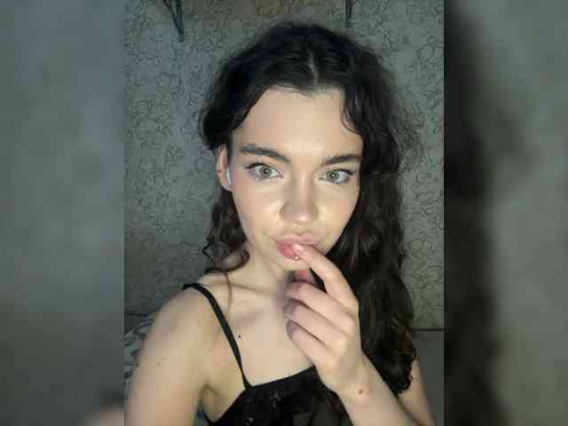 Model: Emilyy19