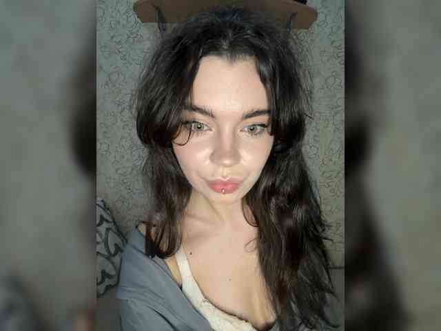 Model: Emilyy19