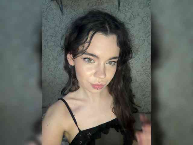 emilyy19's live room
