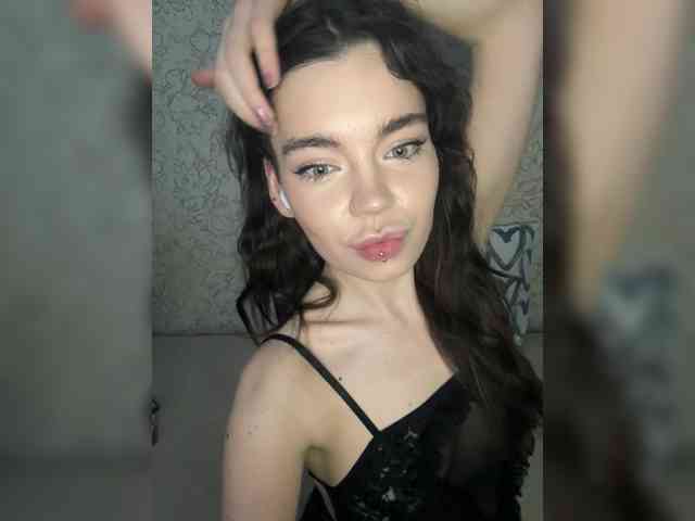 Emilyy19 webcam