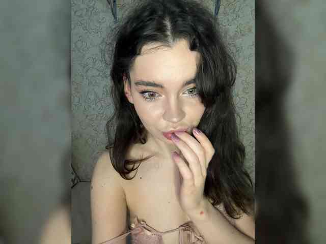 Model: Emilyy19