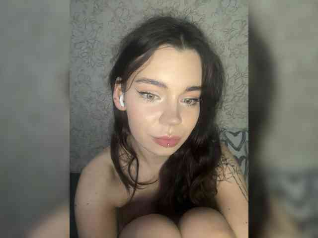 Model: Emilyy19