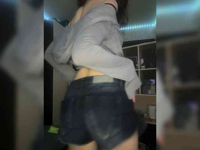 Model: Emilyy19
