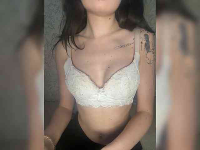 Model: Emilyy19