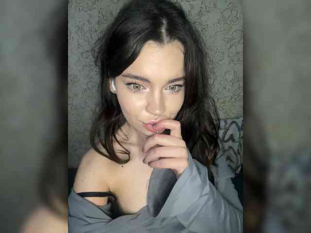 Model: Emilyy19