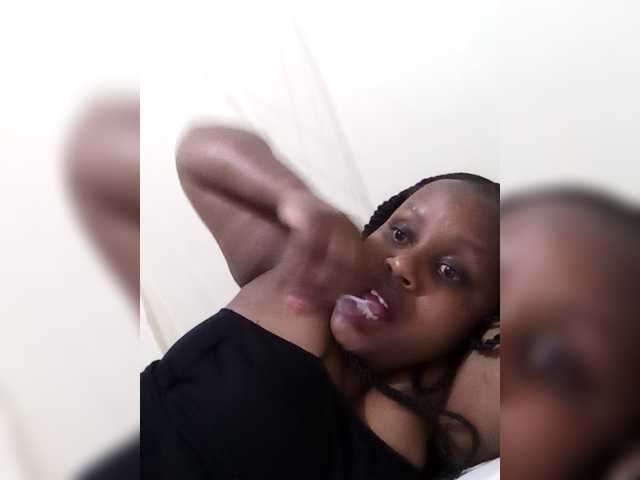 SweetBella-2 live cam on BongaCams