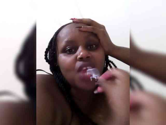 SweetBella-2 webcam