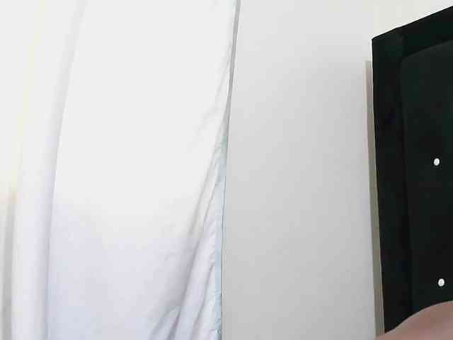 SweetBella-2 webcam