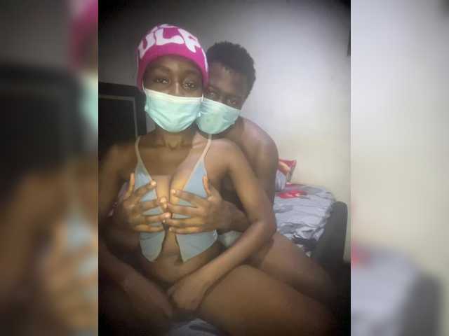 SlutttyDuo live cam preview