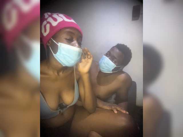 SlutttyDuo live cam preview