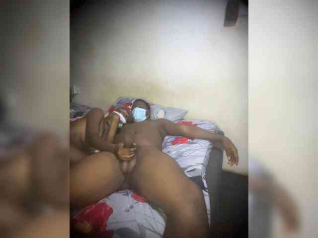 SlutttyDuo webcam