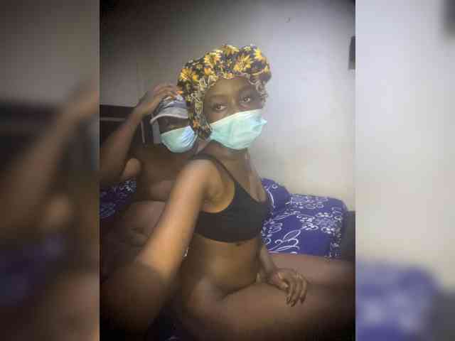 SlutttyDuo webcam