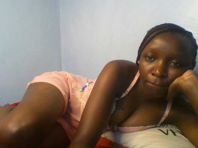 Evalyne live cam on BongaCams