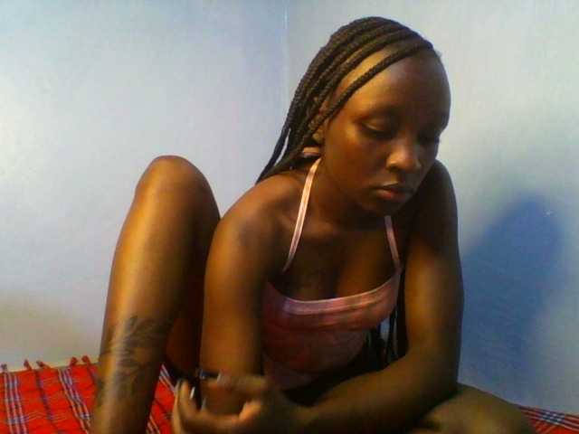 Evalyne live cam on BongaCams