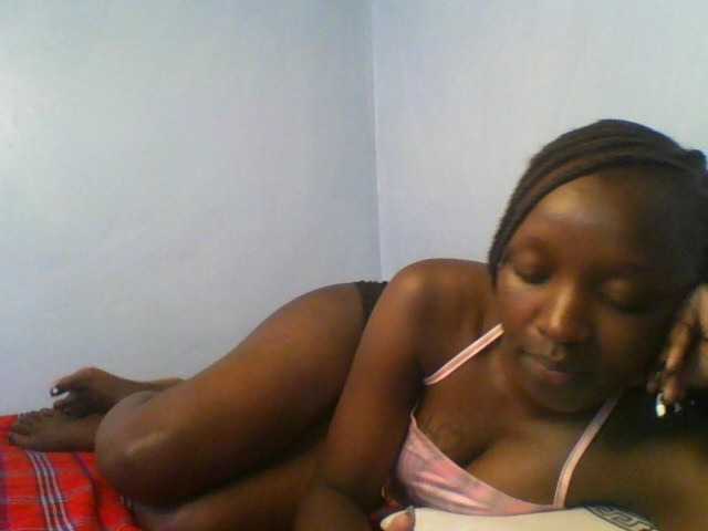 Evalyne live cam on BongaCams