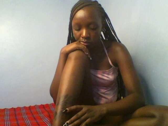 Evalyne live cam on BongaCams