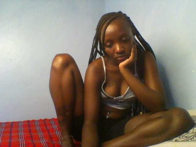 Evalyne live cam on BongaCams