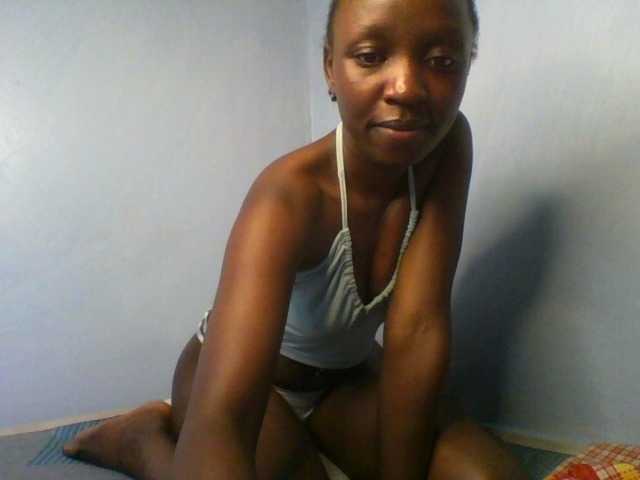 Evalyne live cam on BongaCams