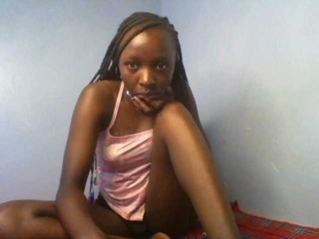 Evalyne live cam on BongaCams