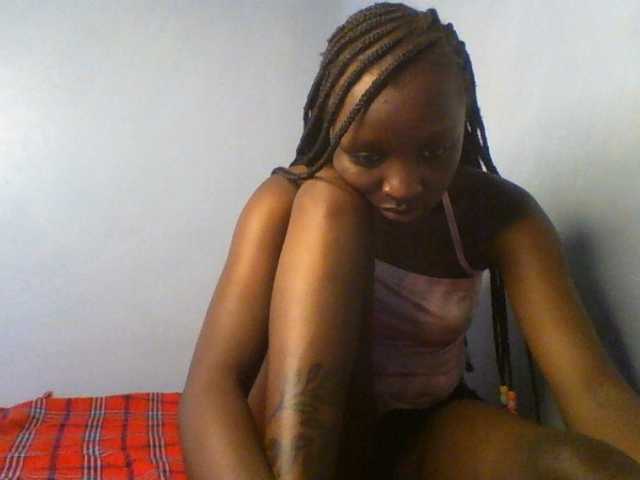 Evalyne live cam on BongaCams