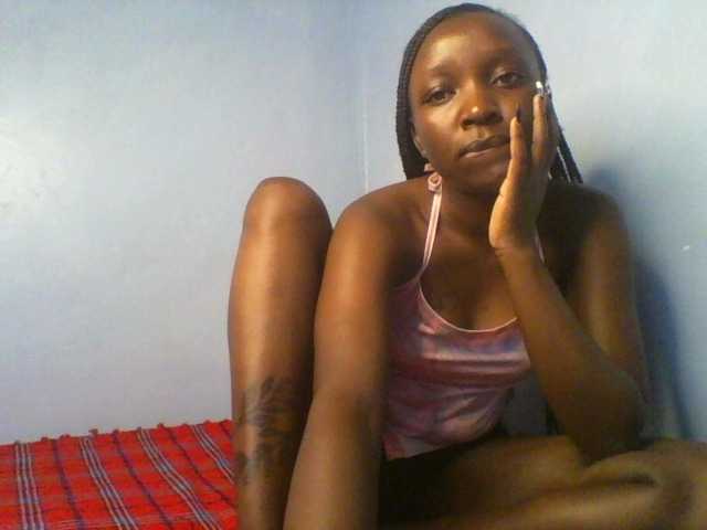 Evalyne live cam on BongaCams