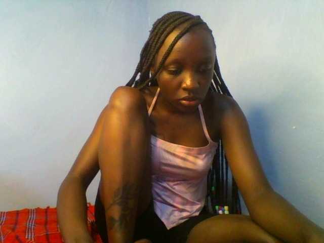 Evalyne live cam on BongaCams