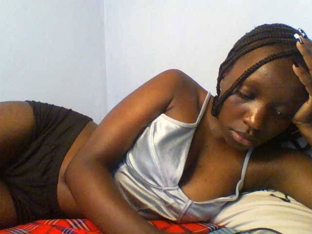 Evalyne live cam on BongaCams