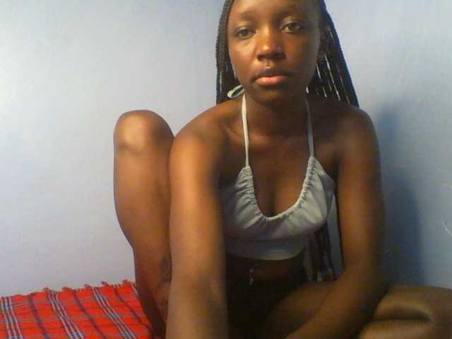 Evalyne live cam on BongaCams