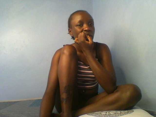 Chat with Evalyne live cam