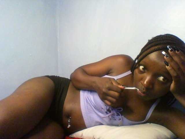 Evalyne live cam on BongaCams