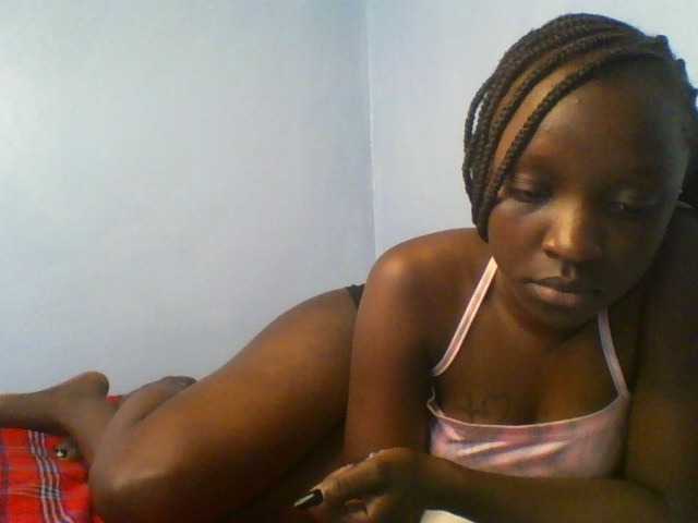 Evalyne live cam on BongaCams