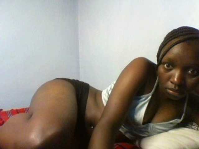 Evalyne, en directo ahora en BongaCams