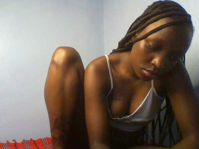 Evalyne, live now on BongaCams