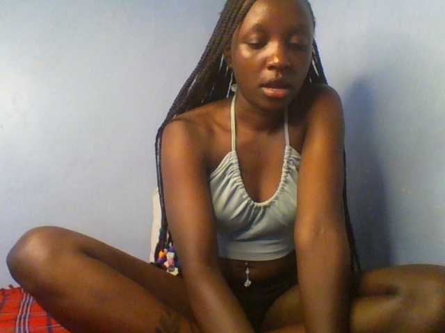 Evalyne live cam on BongaCams