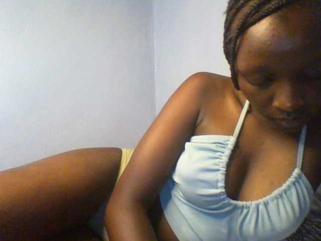 Evalyne live cam on BongaCams