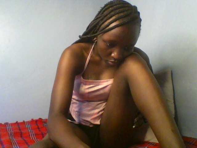 Evalyne live cam on BongaCams