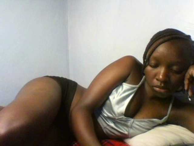 Evalyne, live now on BongaCams