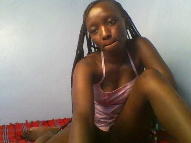 Evalyne live cam on BongaCams