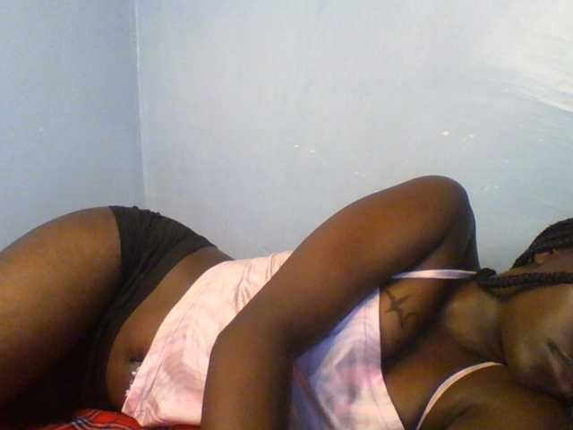 Evalyne live cam on BongaCams