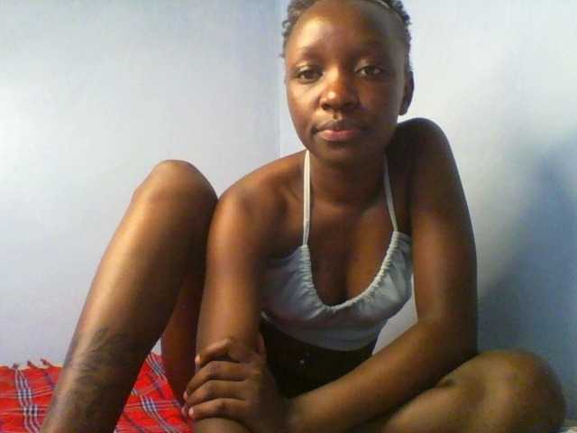 Evalyne live cam on BongaCams