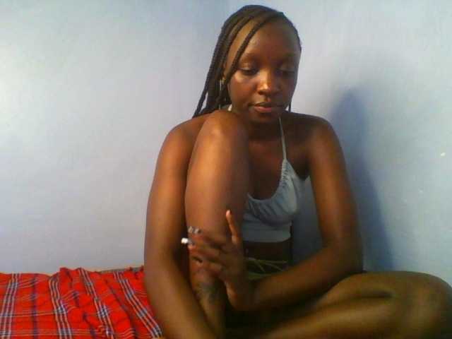 Evalyne live cam on BongaCams