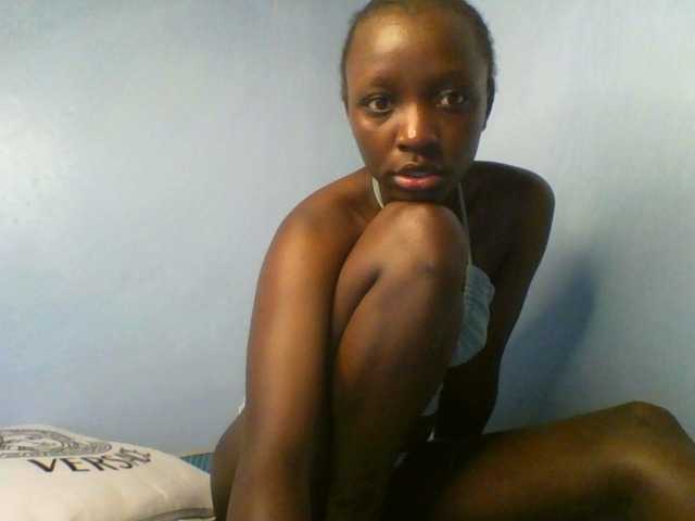 Evalyne live cam on BongaCams