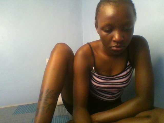 Evalyne live cam on BongaCams