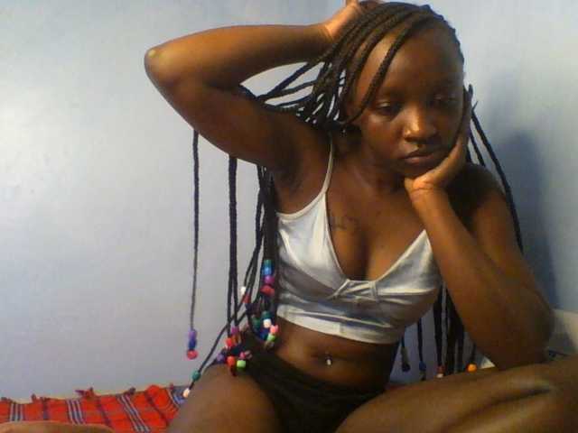 Evalyne live cam on BongaCams