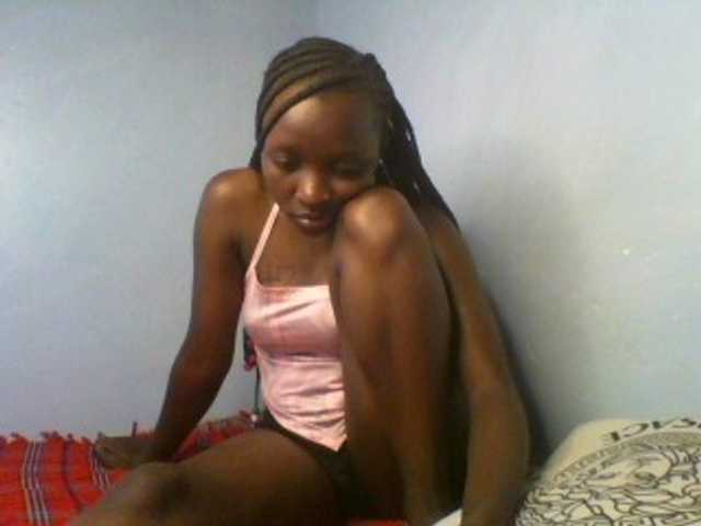 Evalyne live cam on BongaCams