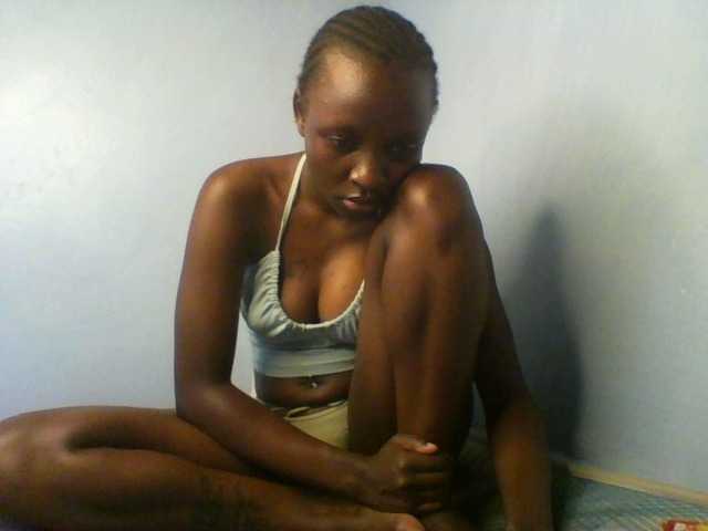Evalyne live cam on BongaCams