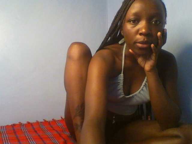 Evalyne live cam on BongaCams